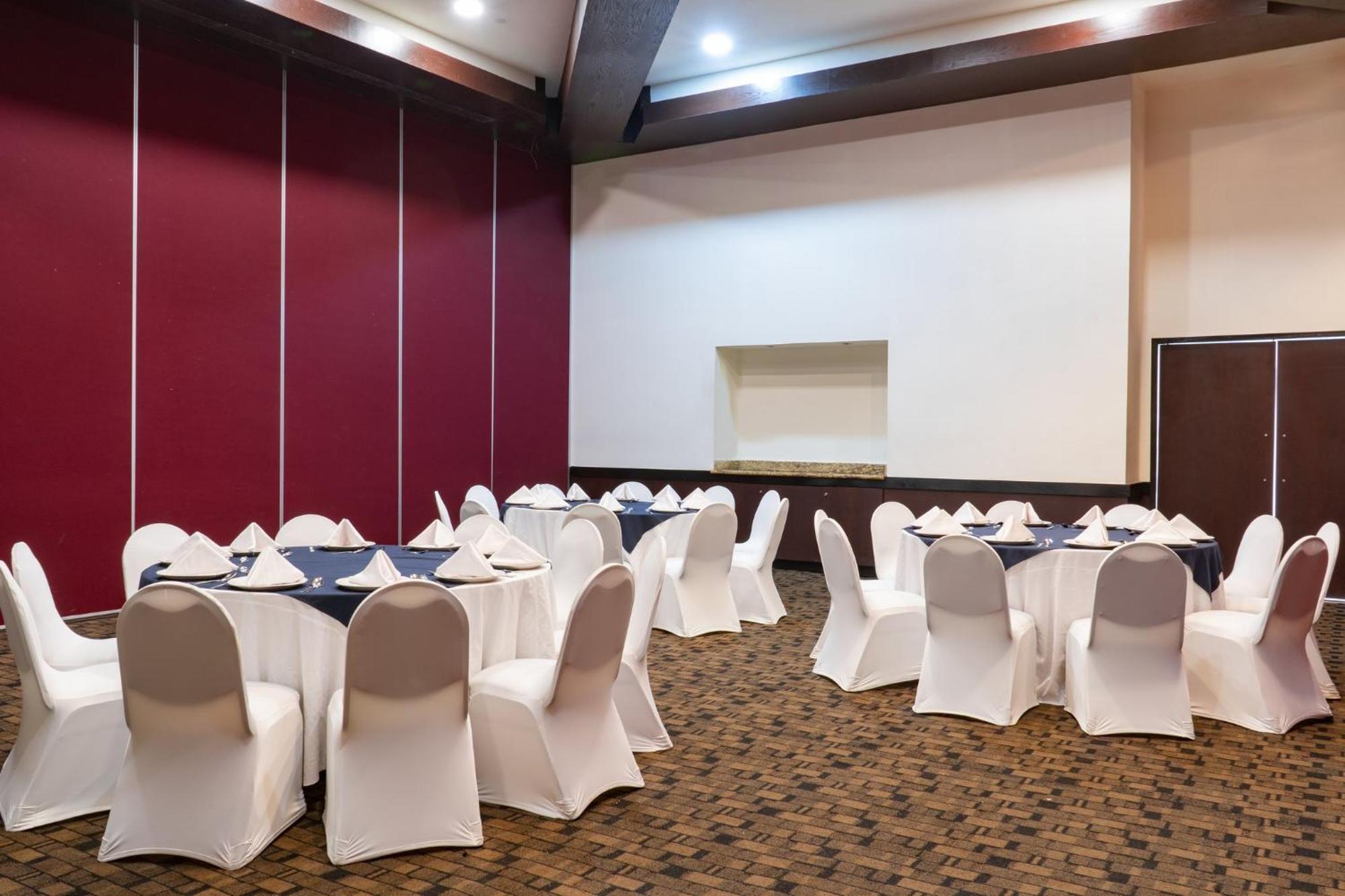 Fiesta Inn Tepic Buitenkant foto